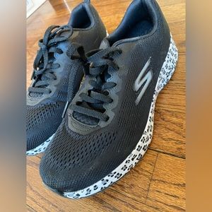 Sketchers Go Run shoes